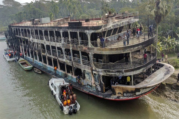 bangladesh ferry fire