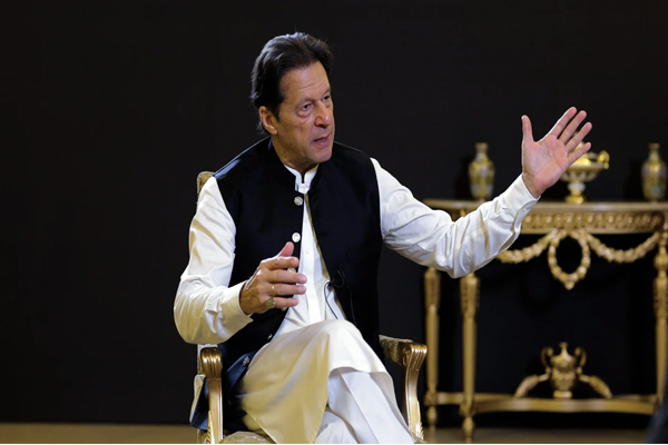 امریکا اپنی اندرونی مجبوریوں کی وجہ سے پھنسا ہوا ہے،وزیراعظم