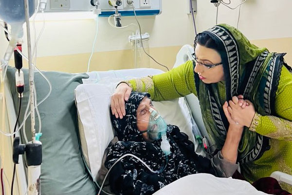 firdous ashiq awan mother passed away